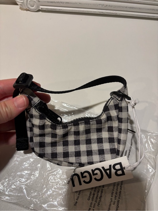 BAGGU Accessories - BAGGU CRESCENT BAG CHARM Black & White Gingham